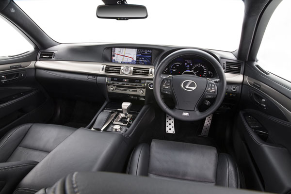 Lexus_LS600h_interior