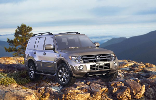 Mitsubishi Pajero continues to provide a neat balance between on-road comfort and off-road ability