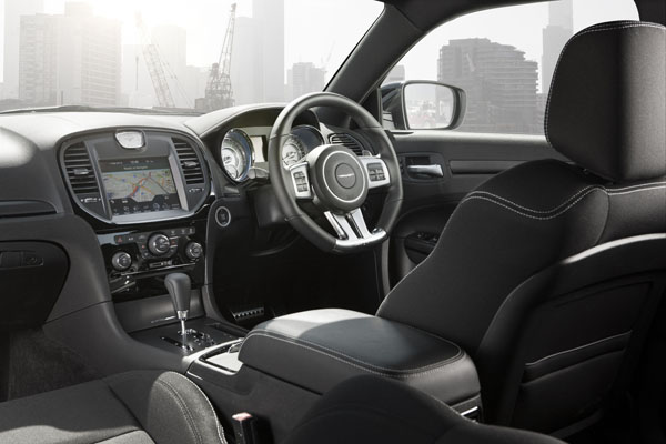 Chrysler_300_SRT_Core_interior