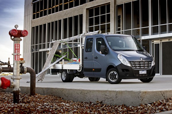 Renault Master cab chassis dual cab