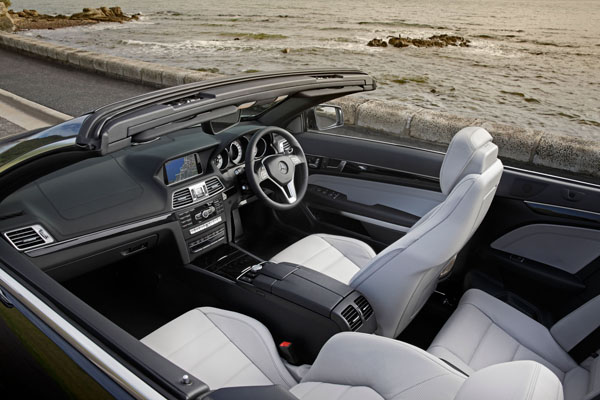 Mercedes-Benz_E250_Cabriolet_interior