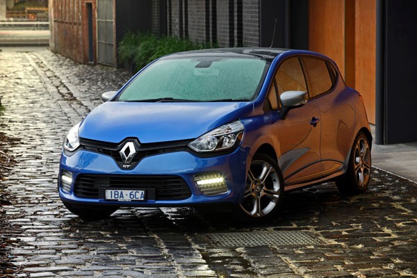 Renault_Clio_GT_front