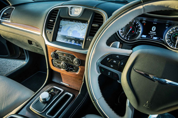 Chrysler_300C_interior