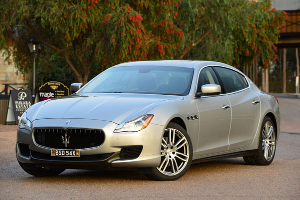 Maserati_Quattroporte_330_front