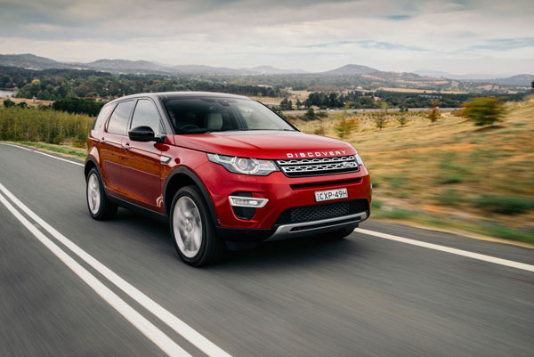 Land_Rover_Discovery_Sport_front