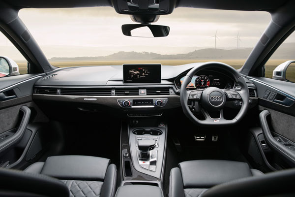 Audi_S4_interior