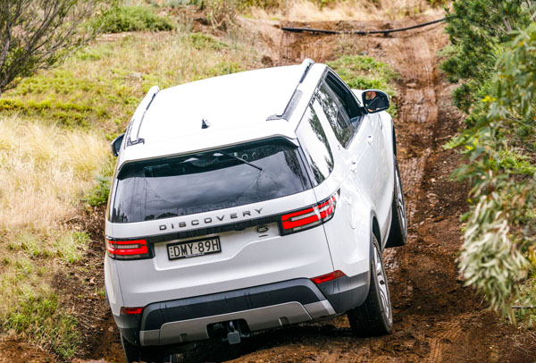 Land_Rover_Discovery_rear
