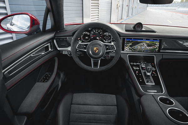 Porsche_Panamera_GTS_interior