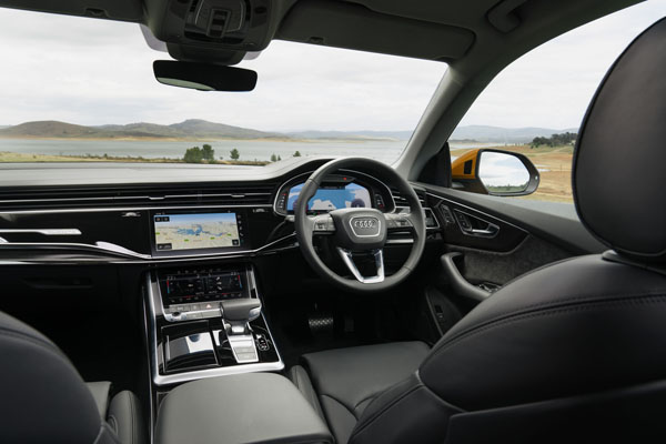 Audi_Q8_interior