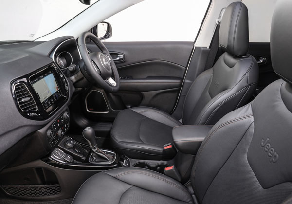 Jeep_Compass_Limited_interior