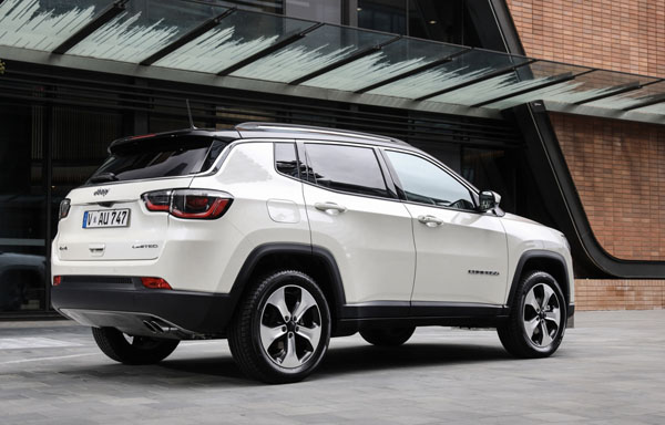Jeep_Compass_Limited_rear