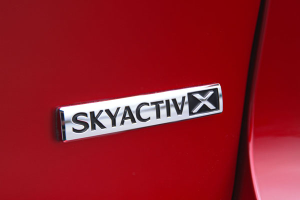 Mazda3_Skyactiv-X_badge