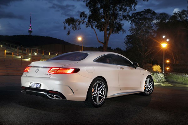Mercedes-Benz_S63_AMG_Coupe_rear