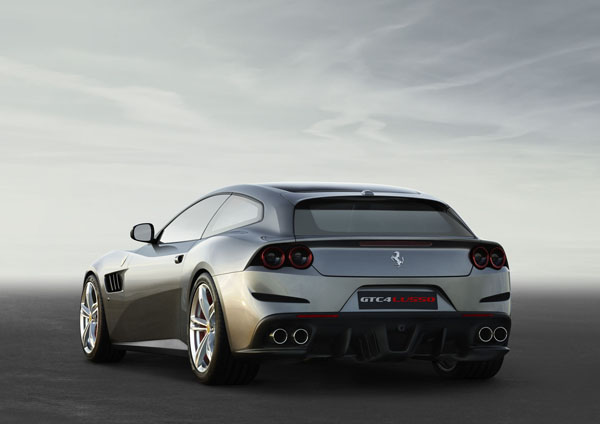 Ferrari_GTC4_Lusso_rear