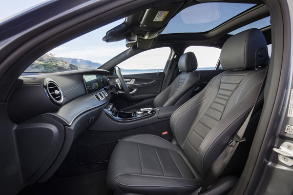 Mercedes-Benz_E200_interior