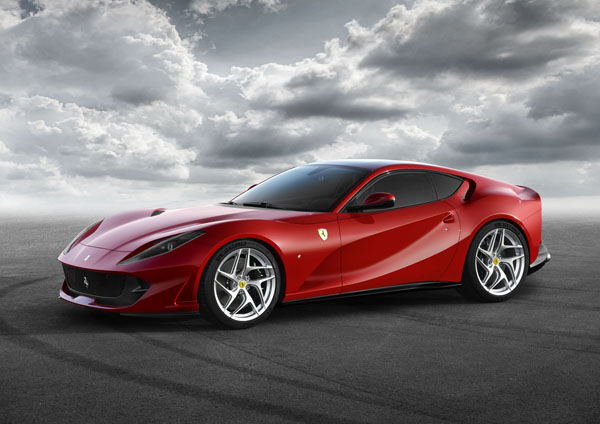 Ferrari_812_Superfast_front