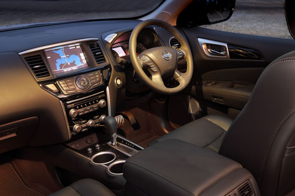 Nissan_Pathfinder_interior