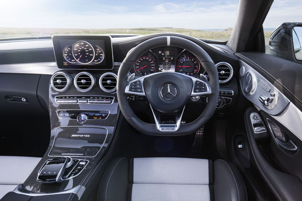 Mercedes-AMG_C43_coupe_interior