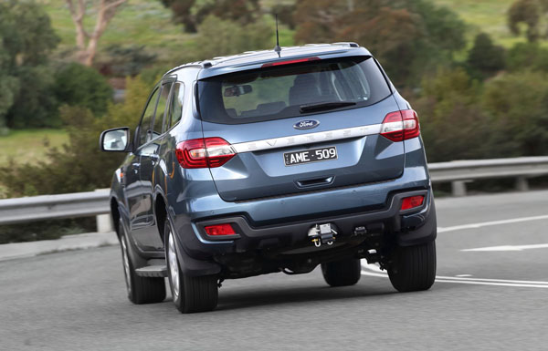Ford_Everest_rear