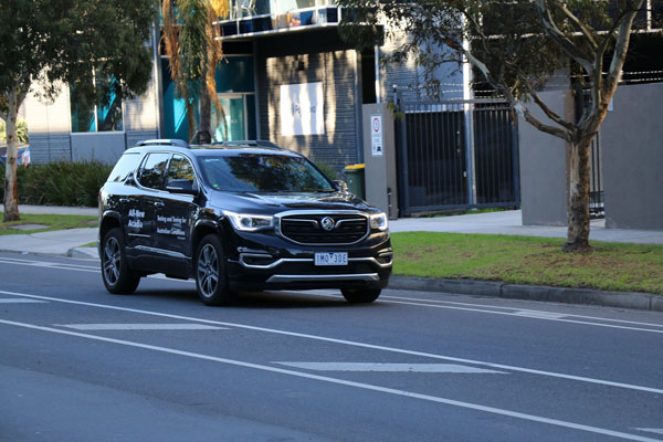 Holden_Acadia_front_test