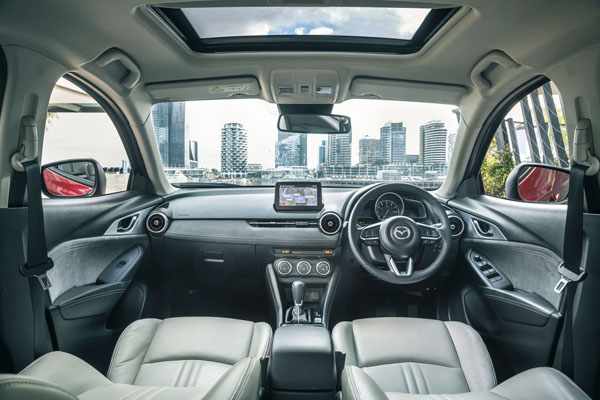Mazda_CX-3_interior