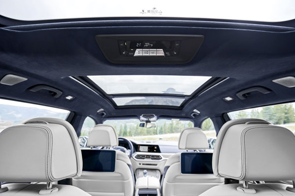BMW_X7_interior