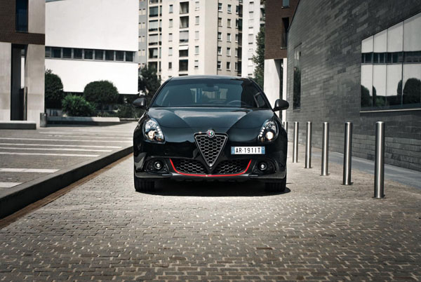 Alfa_Romeo_Giulietta_front