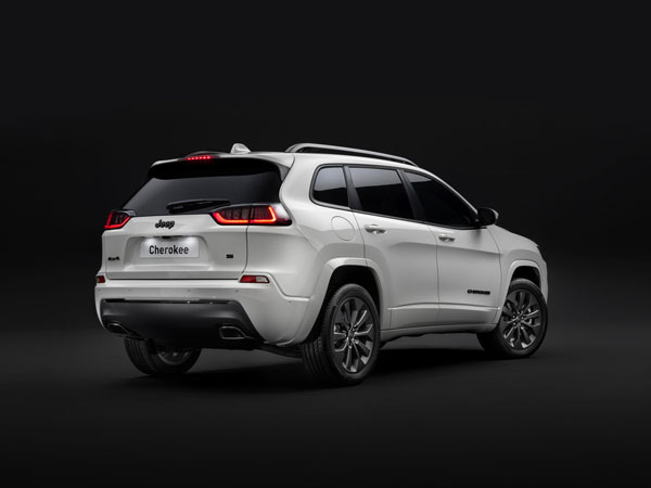 Jeep_Grand_Cherokee_S-Limited_rear