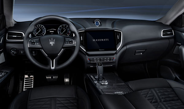 Maserati_Ghibli_Hybrid_interior