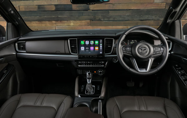 Mazda_BT-50_interior