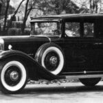 1931_Cadillac_V12_sedan