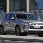 Mitsubishi_ASX_ES_Street_front