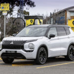 Mitsubishi_Outlander_PHEV_front